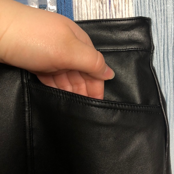 ⭐️ Host Pick ⭐️ Leather Skirt with Pockets - Picture 9 of 10
